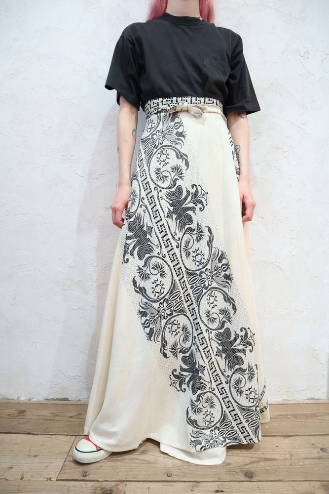 オフホワイト×ブラックエスニック刺繍ラップスカート - Ｆｉｚｚ